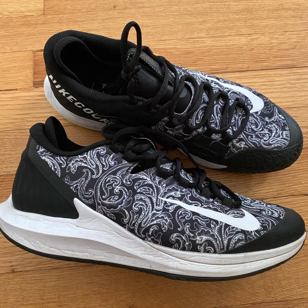 Mens Nike Zoom tennis shoes